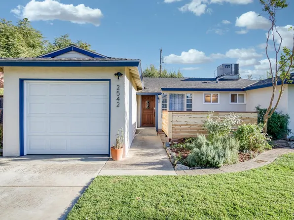 2542 E Ashcroft Ave, Fresno, CA 93726