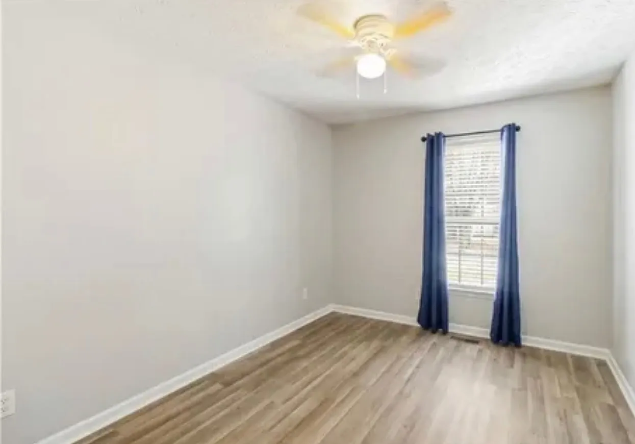 3 bed, 2.5 bath, 1422 sqft, $2,000 — Photo 3