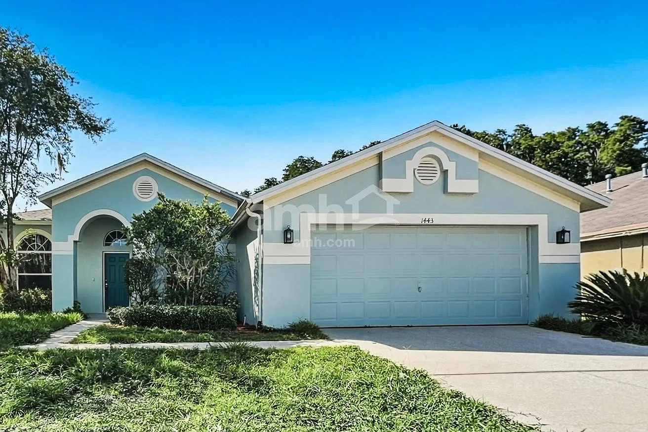 5 bed, 3.0 bath, 2454 sqft, $2,790 — Photo 1