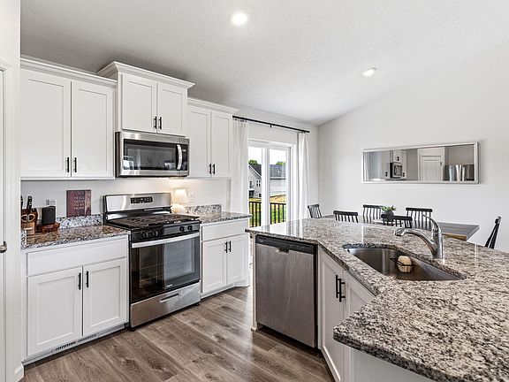 2nd image of 39610 Fallbrook Ave