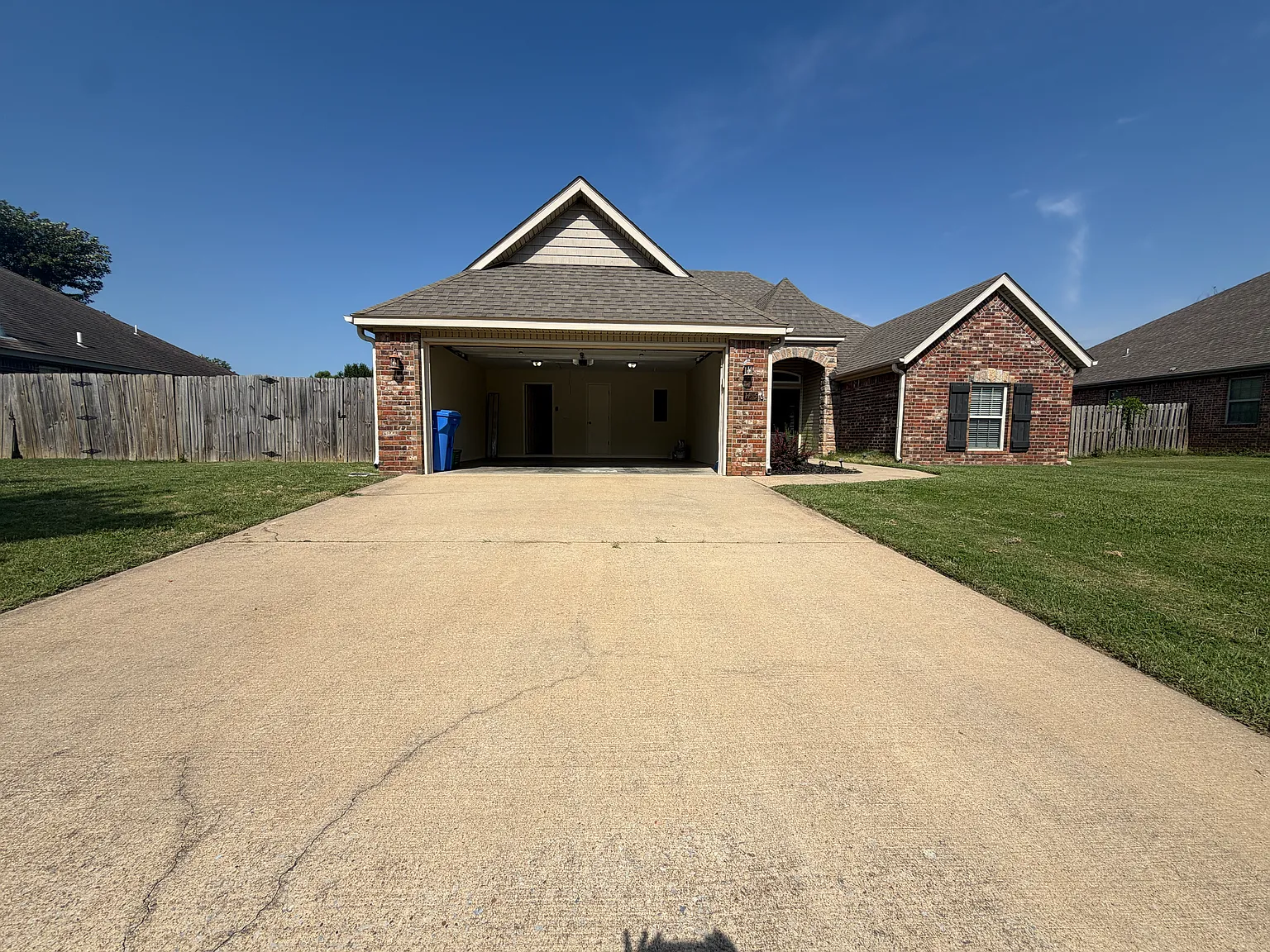 3 bed, 1650 sqft, $2,000 — Photo 2