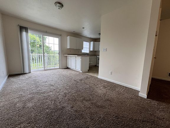 3rd image of 1443 Willey St