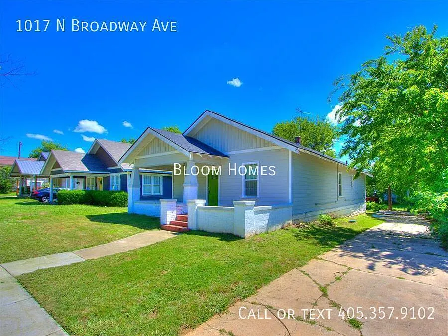 1017 N Broadway Ave — Photo 2