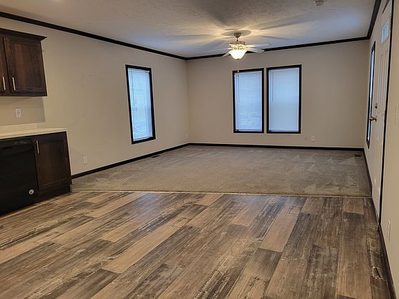 3rd image of 40 Grant Dr #213