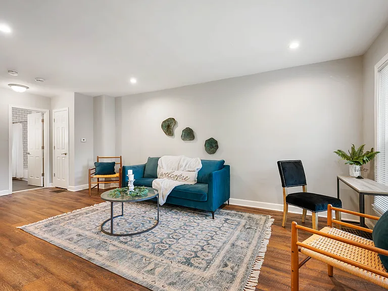 5245 E Market St — Photo 10
