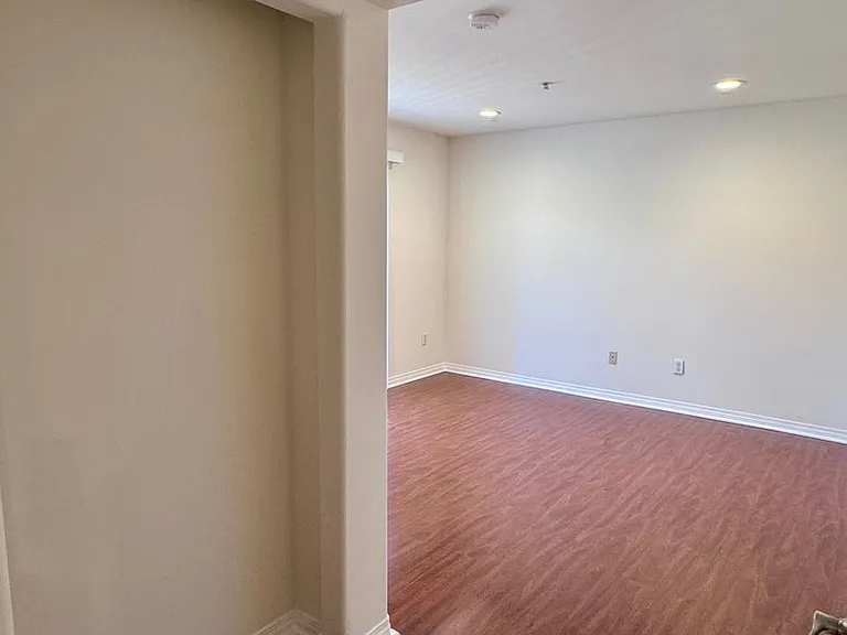 13525 Vanowen St #103 — Photo 11