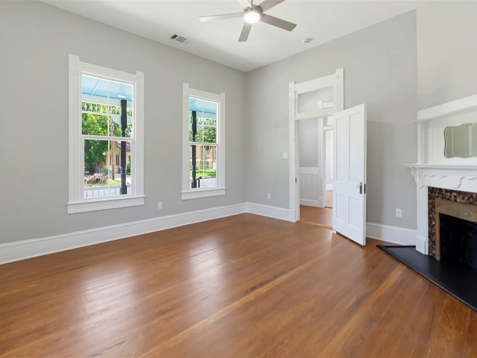 2 bed, 2.0 bath, 1311 sqft, $3,400 — Photo 4