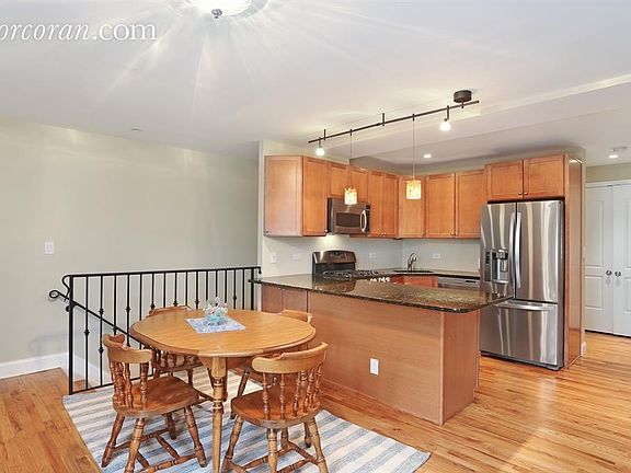 3rd image of 1 84 Beach St