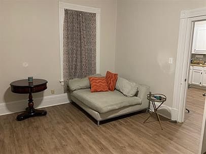 3rd image of 826 Washington Ave APT 3