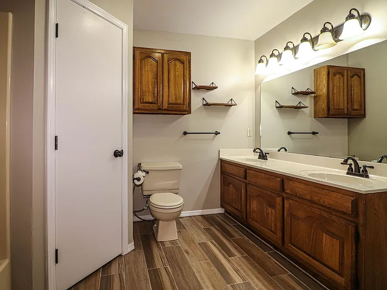 11323 S Ash St — Photo 31