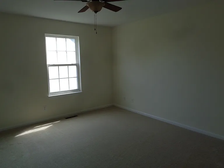 4008 Meadow View Dr — Photo 14
