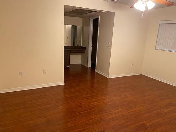 5th image of 392 Beechwood Ln