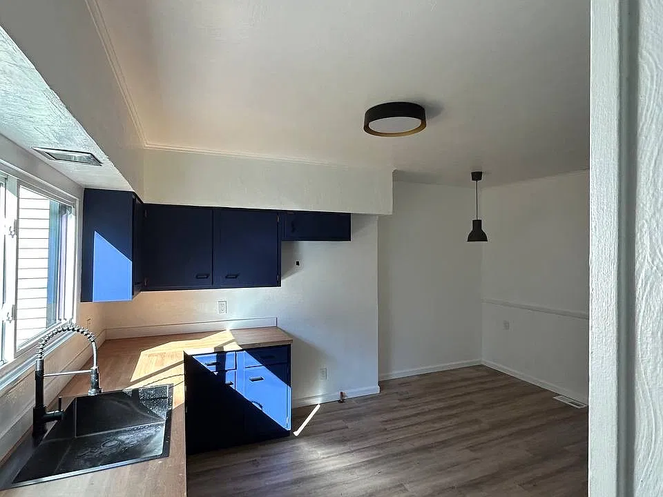 30 Gregory St