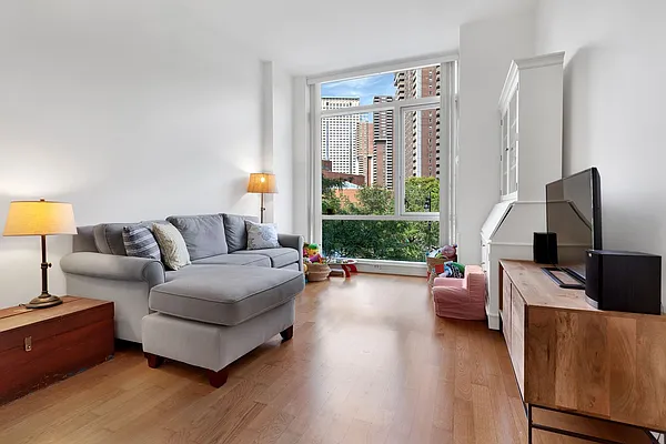 Rented by Cooper & Cooper Real Estate | media 15