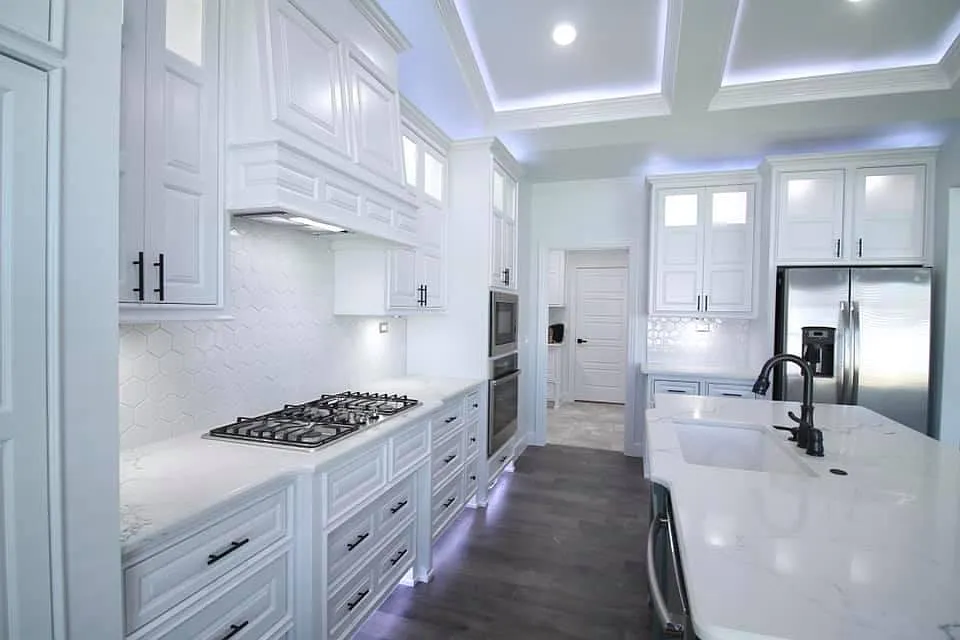 4 bed, 2.5 bath, 2600 sqft, $3,100 — Photo 3