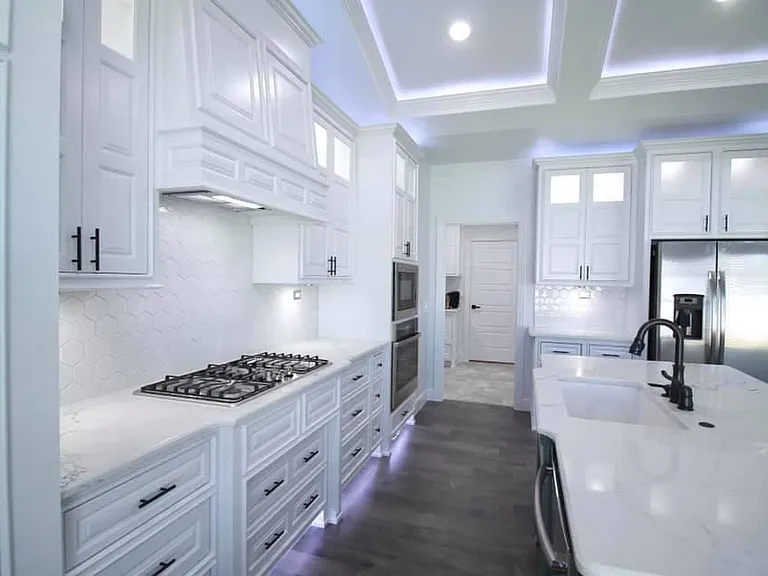 502 SW Ramsey Ln — Photo 3