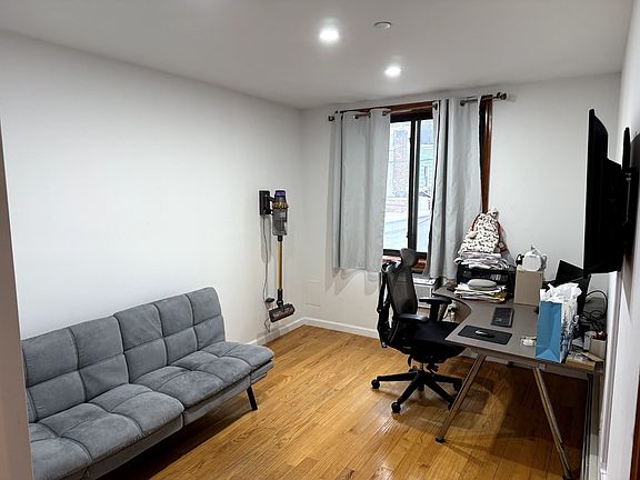 5th image of 35-52 32nd St #1