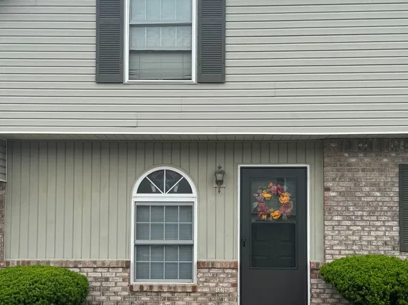 712 E Sherwood Hills Dr, Bloomington, IN 47401