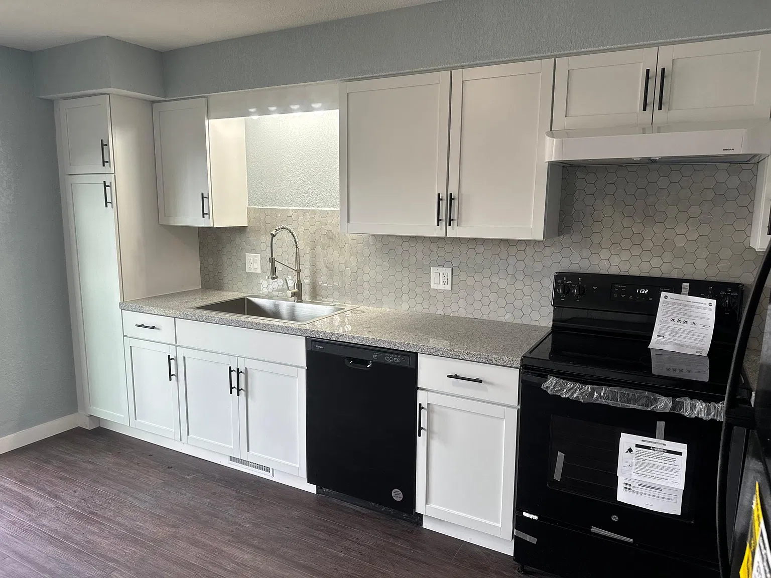 2 bed, 1058 sqft, $1,095 — Photo 3
