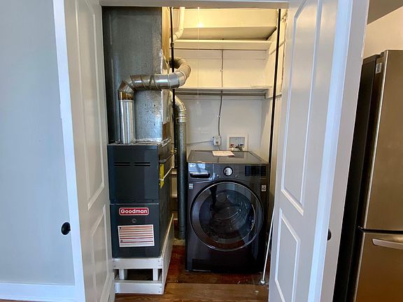 5th image of 3814 Washington St #2N