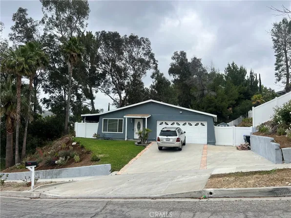 18761 Wellhaven St, Santa Clarita, CA 91351