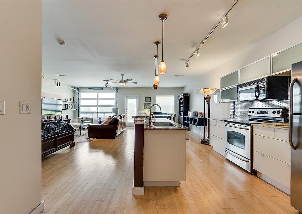 1st image of 1111 S Akard St Unit 303