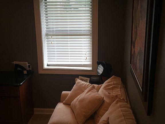 4th image of 105 Cumberland Dr