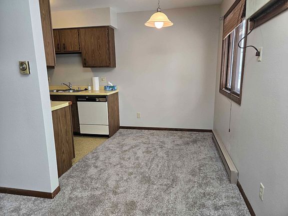 4th image of 2536 Spooner Ave #101