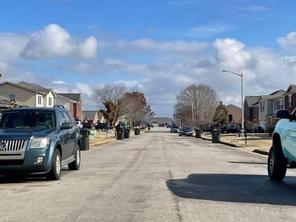 Exterior Neighborhood (street photo)