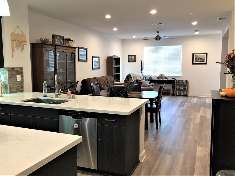 752 Shoreline Rd — Photo 6