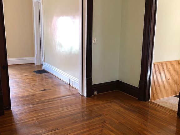 4th image of 117 E Elm St #A