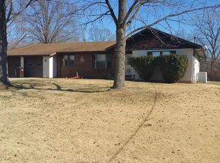 6413 Alpha Dr, Alton, IL 62002