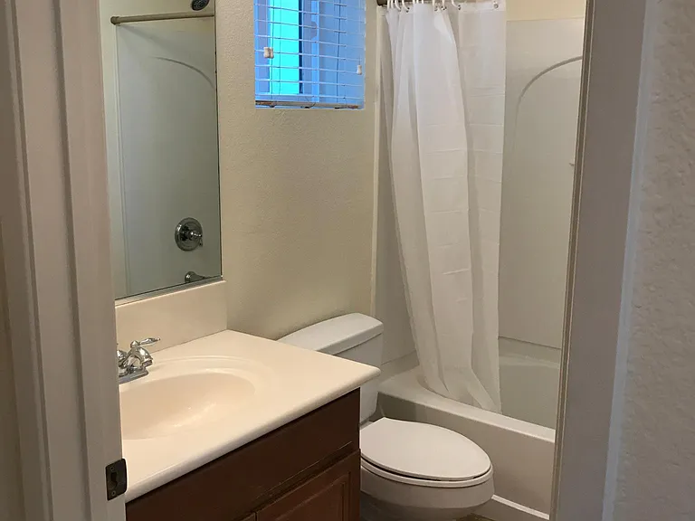564 Almond Rd — Photo 3