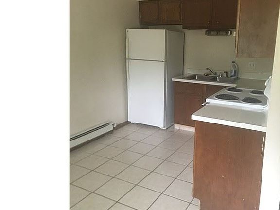 3rd image of 3575 Morganport Dr APT 3