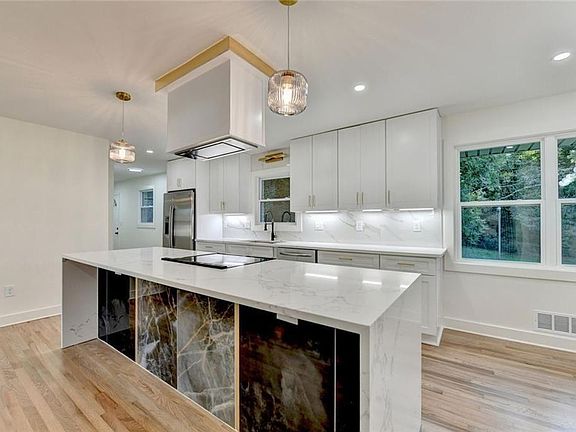 5th image of 2181 Juanita St