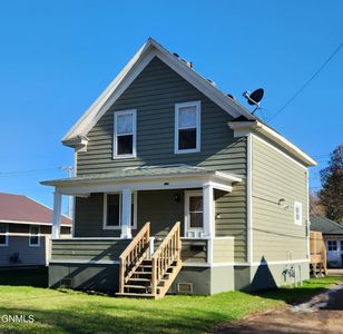 738 4th St SW, Valley City, ND, 58072