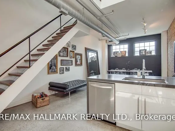 6 Bartlett Ave #7, Toronto, ON M6H 3E6
