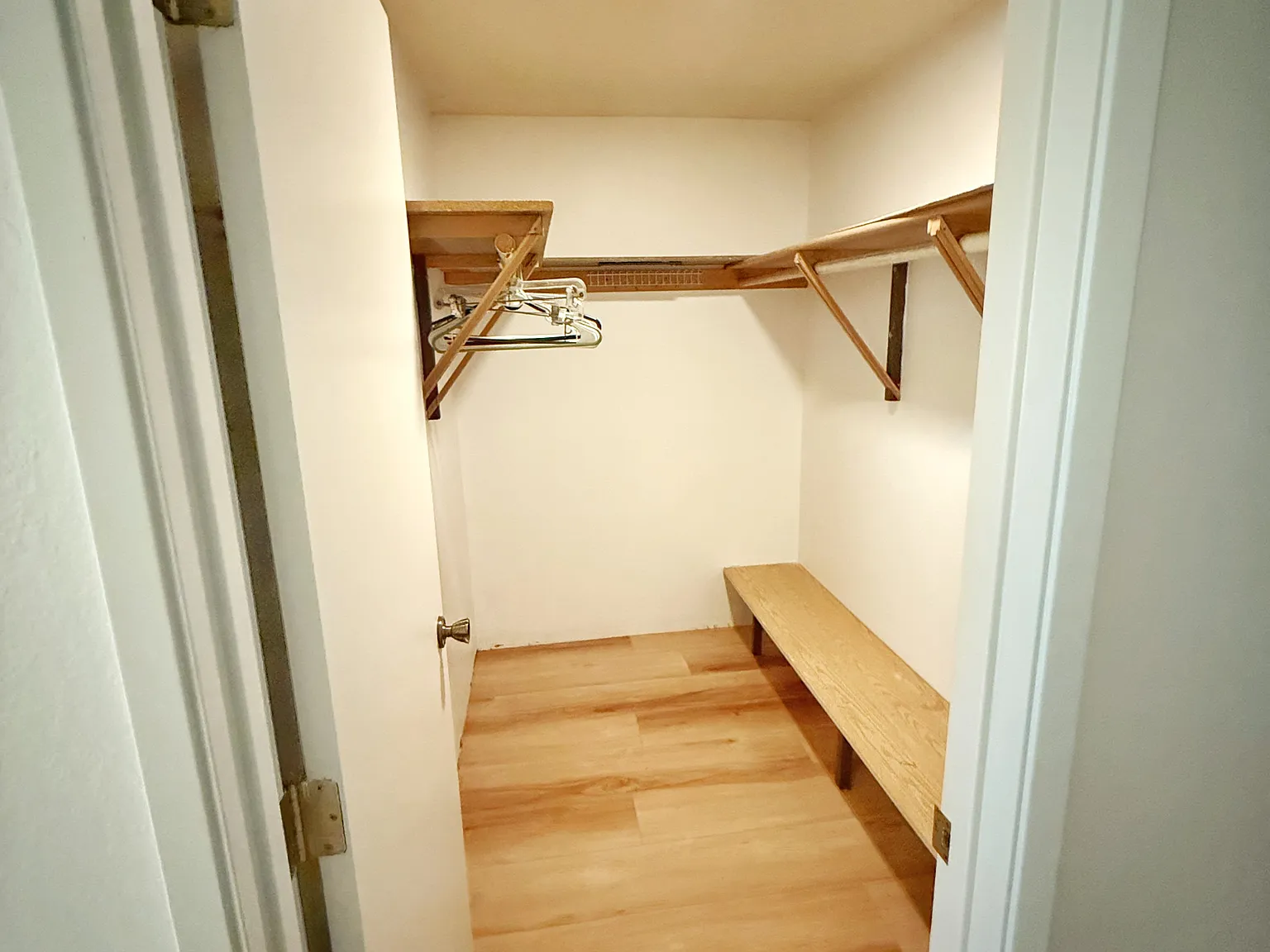 3 bed, 1456 sqft, $3,200 — Photo 2