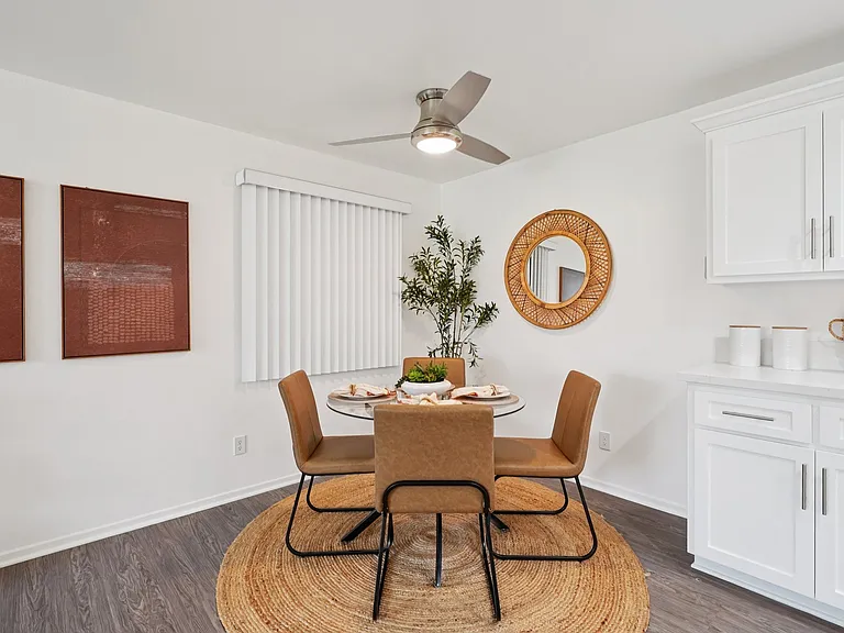 Villa Santa Fe Apartments — Photo 31