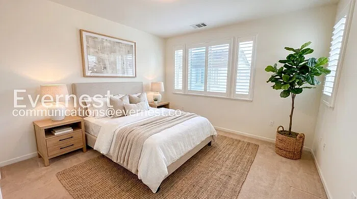 4 bed, 3.5 bath, 2042 sqft, $4,950 — Photo 4
