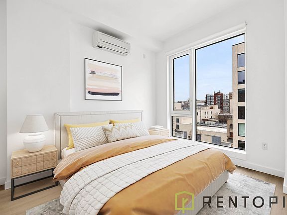 4th image of 1051 Pacific St #2A