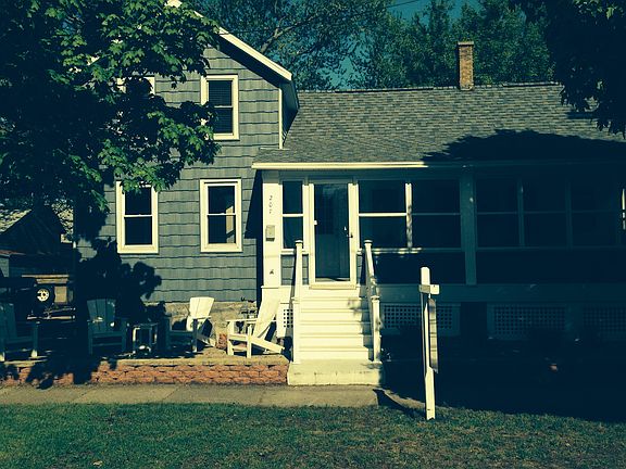 3rd image of 207 N 5th St