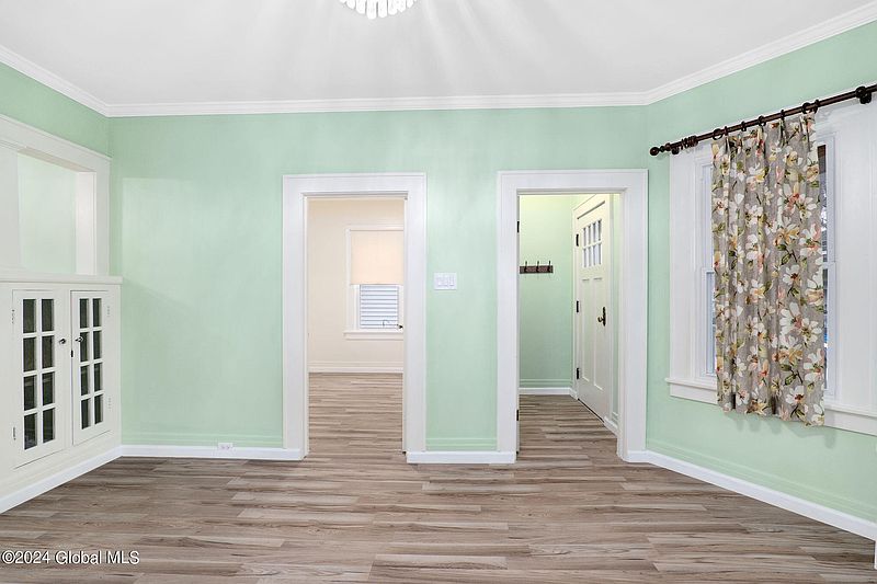 4th image of 1121 Baker Avenue