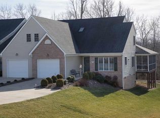 32 Hickory Nut Ln, Staunton, VA 24401