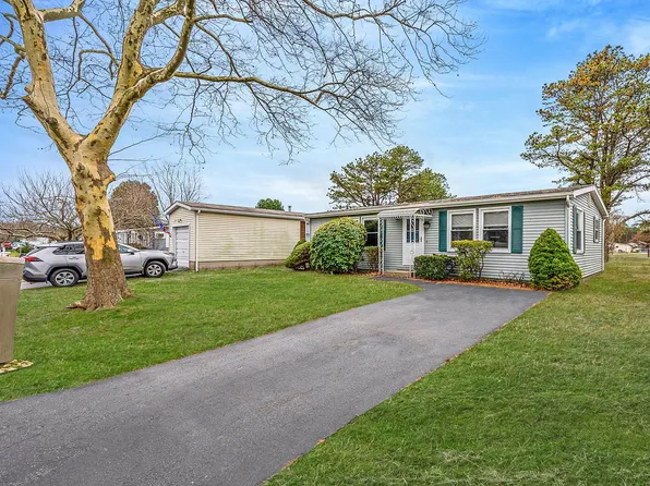 22 Limetree Drive, Manorville, NY 11949