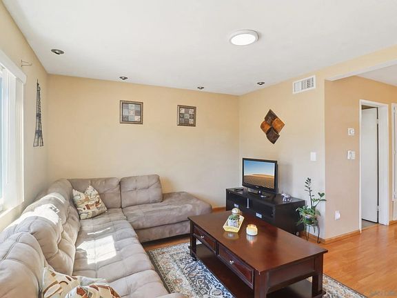 5th image of 12650 Lakeshore Dr Unit 154
