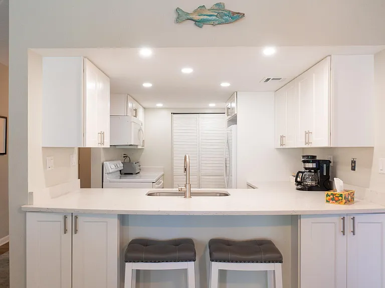 20 Greenbrier St #3-105 — Photo 19