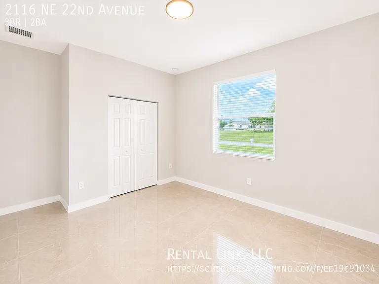 2116 NE 22nd Ave — Photo 25