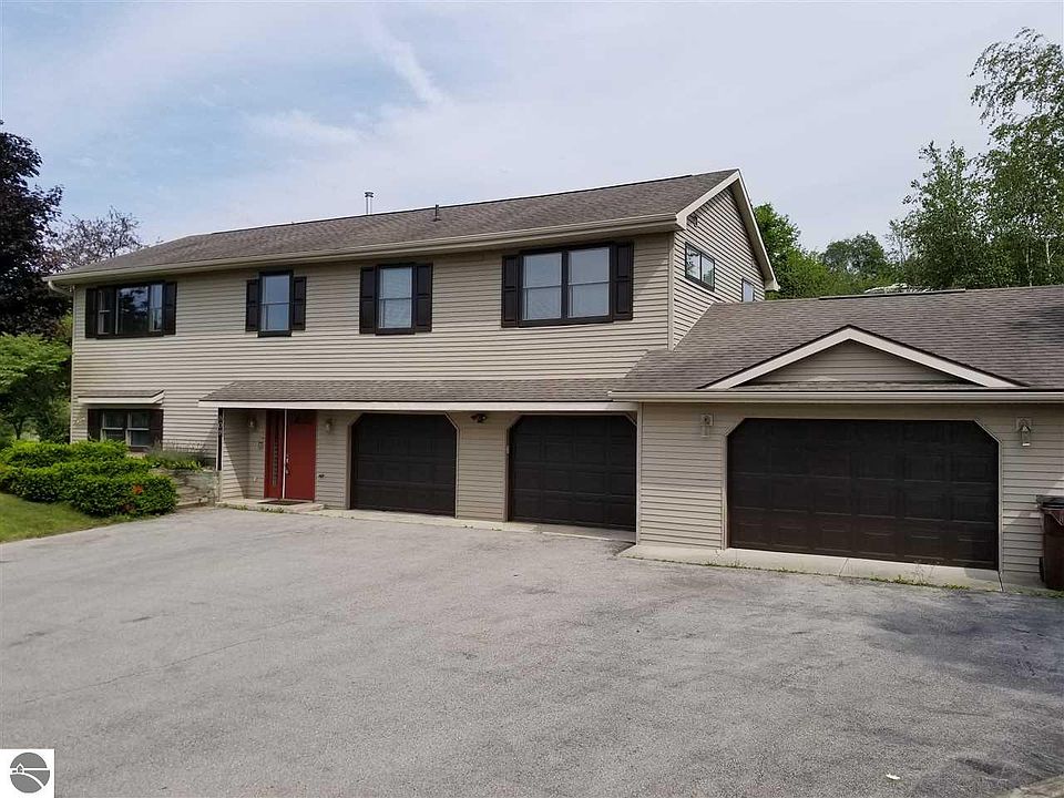 1st image of 809 Glastonbury Cir