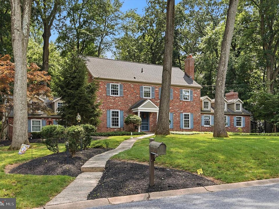 1st image of 13 Stonehenge Ln